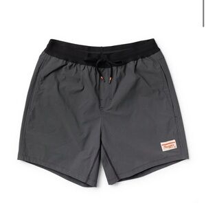 Seager co. Uphill Performer Short Gun Metal Size Medium $70 EUC